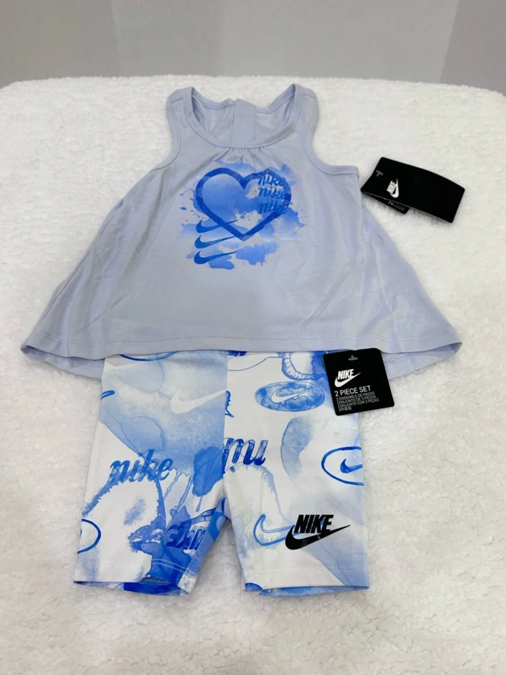 Girl’s Nike Shorts Set - Picture 2 of 12